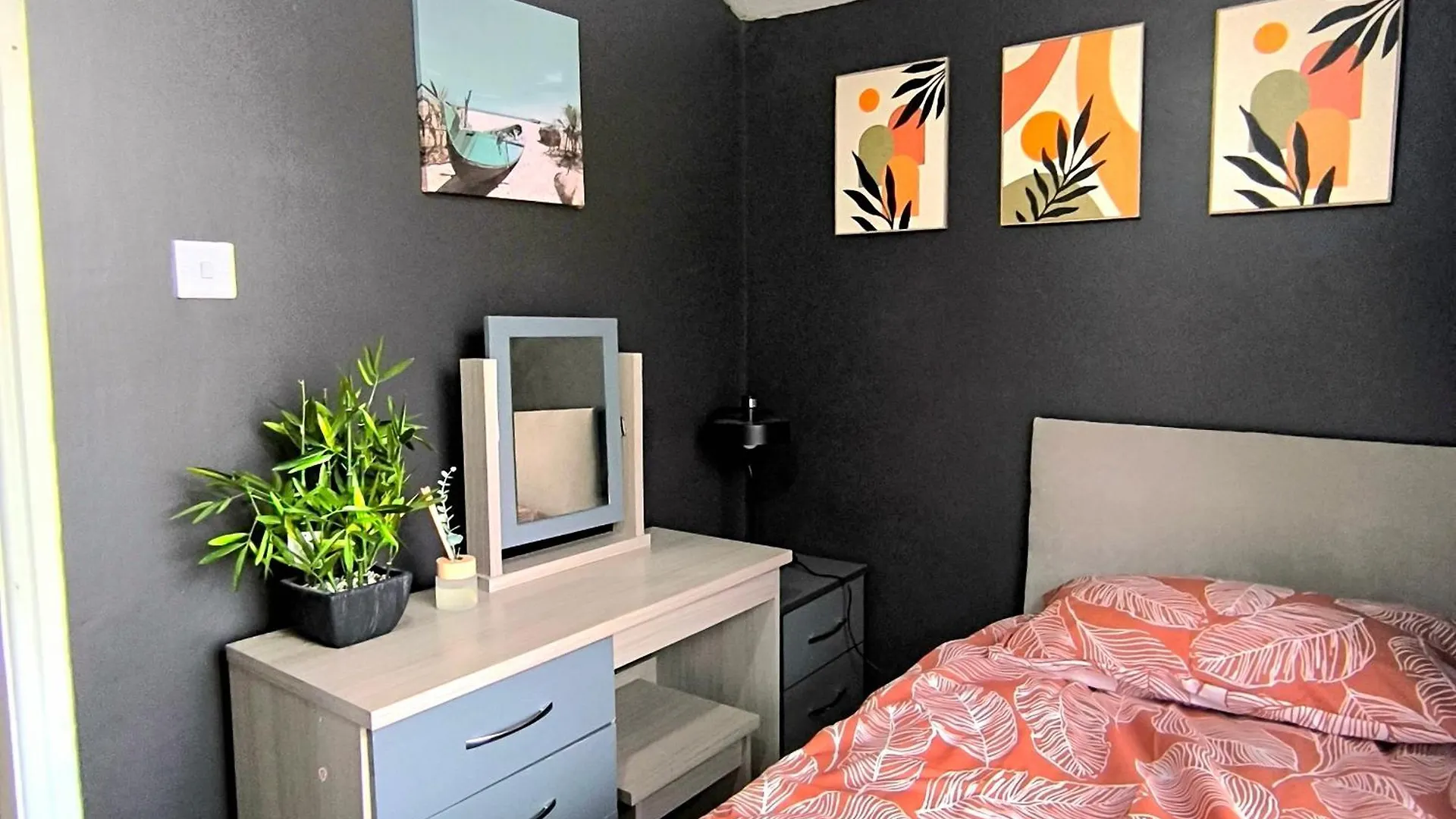 Modern Home In Heart Of Middlesbrough Town 0*,  Великобритания